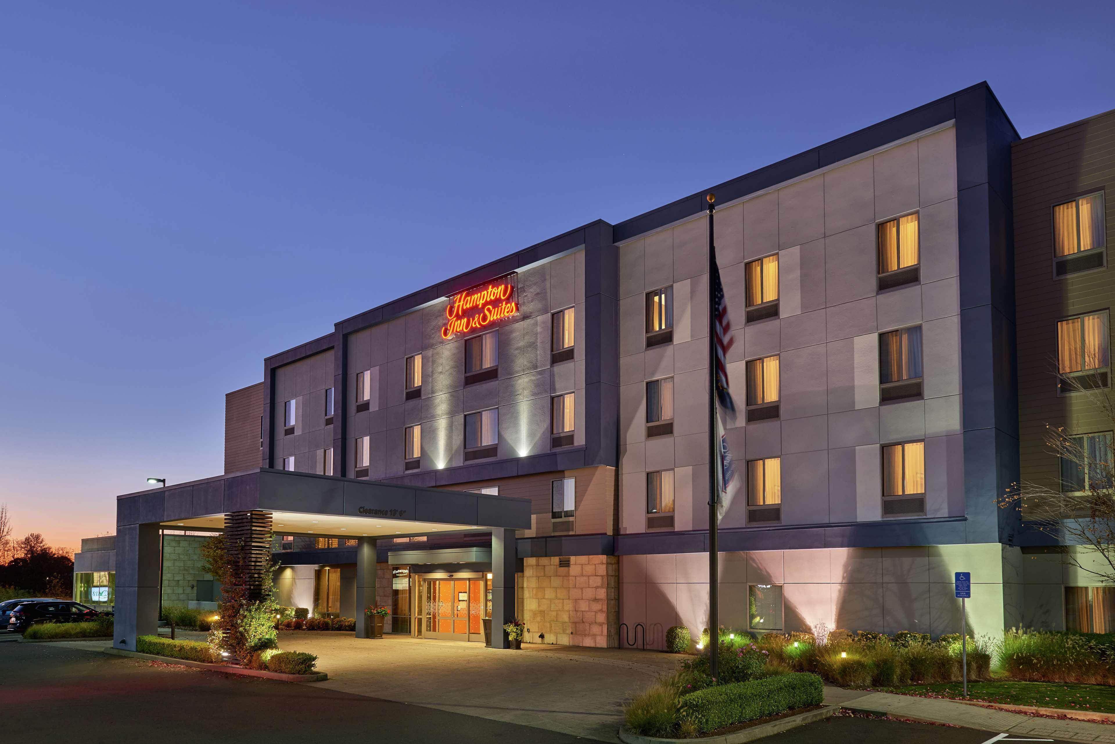 Hampton Inn And Suites Salem Eksteriør bilde